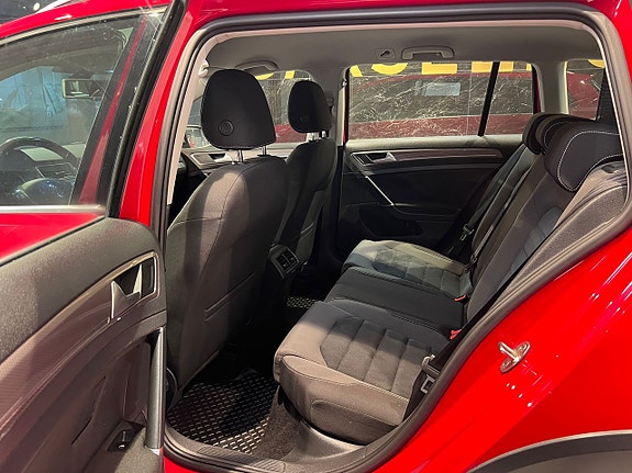 Volkswagen Golf Alltrack 17 of 25