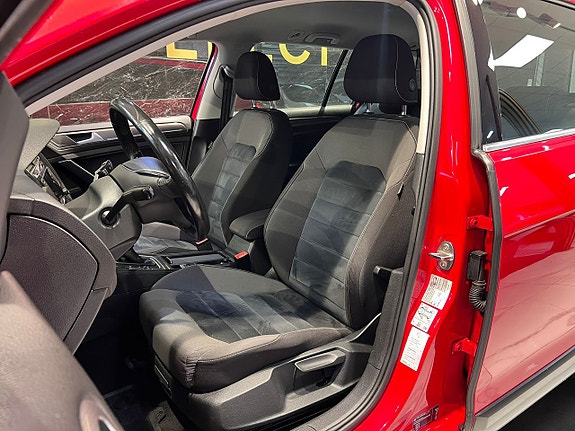 Volkswagen Golf Alltrack 16 of 25