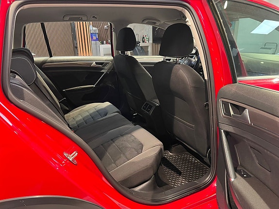 Volkswagen Golf Alltrack 18 of 25