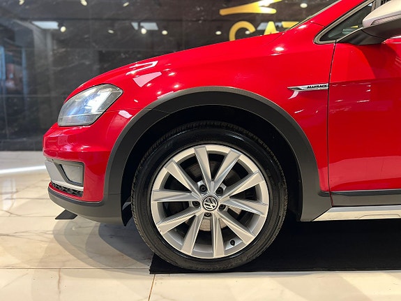 Volkswagen Golf Alltrack 22 of 25