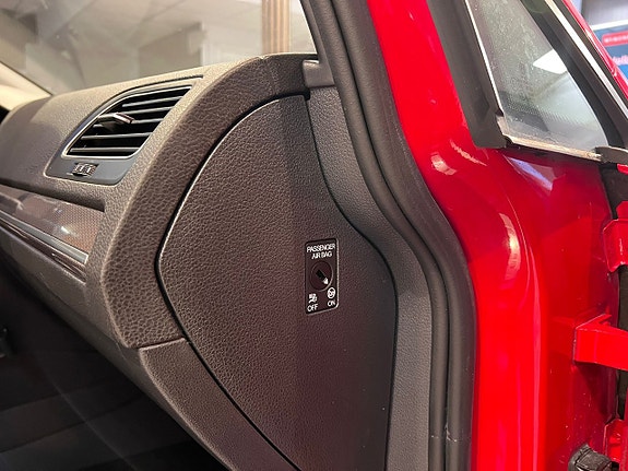 Volkswagen Golf Alltrack 21 of 25