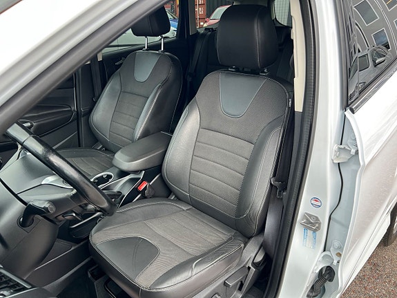 Ford Kuga 6 of 15