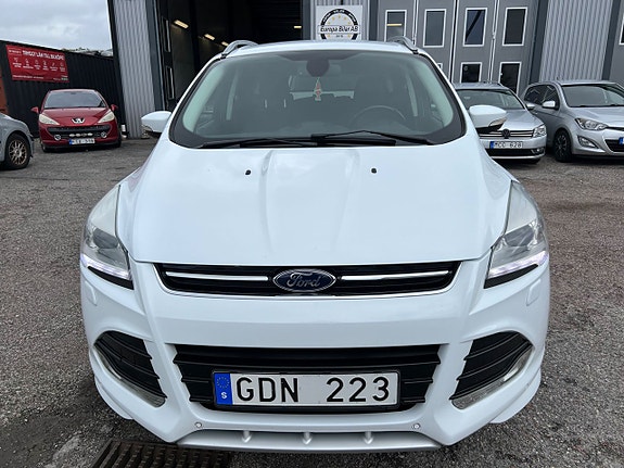 Ford Kuga 2 of 5