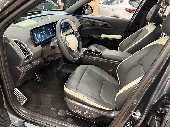 Kia EV5 3 of 12