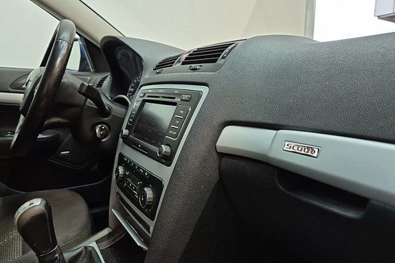 Skoda Octavia Scout 13 of 17