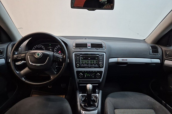Skoda Octavia Scout 9 of 17
