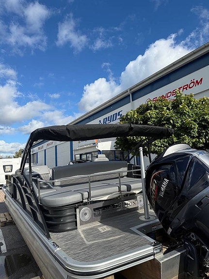 Demo Bennington L Bowrider Swingback + Yamaha 200 HK VMAX