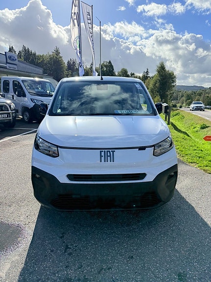 Fiat Doblo 2 of 5