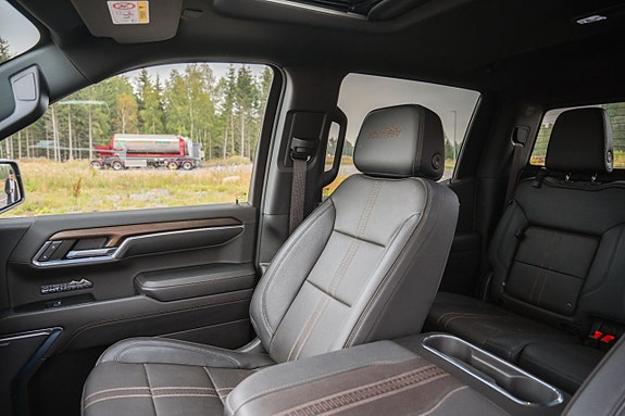 Chevrolet Silverado 1500 14 of 24