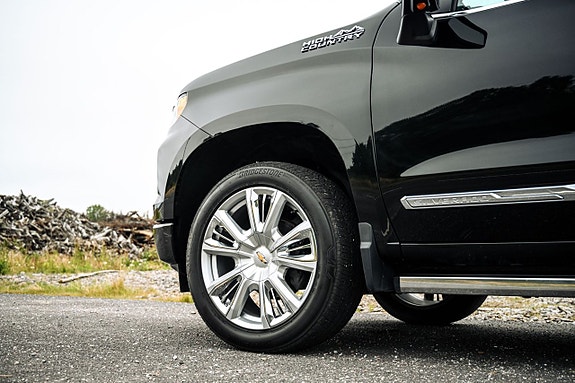 Chevrolet Silverado 1500 8 of 24