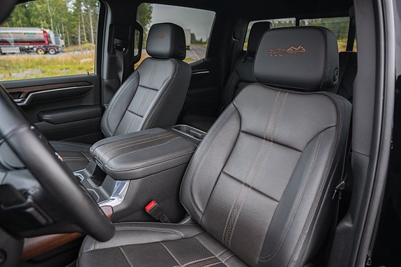 Chevrolet Silverado 1500 13 of 24