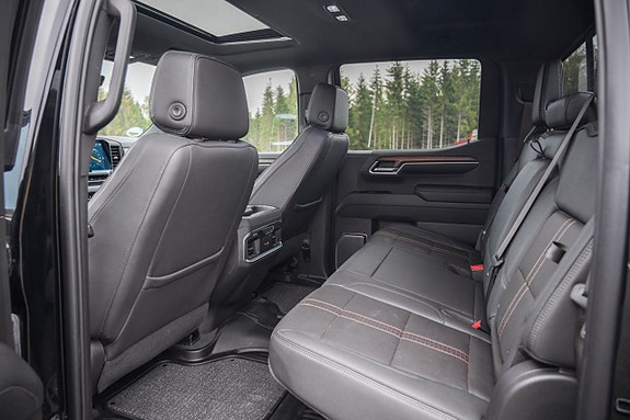 Chevrolet Silverado 1500 15 of 24