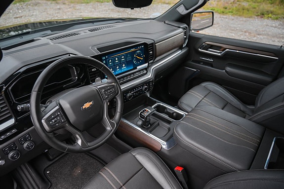 Chevrolet Silverado 1500 10 of 24