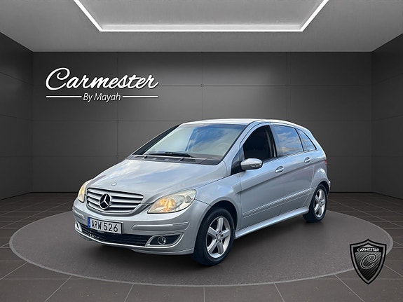 Mercedes-Benz B200 2 of 5