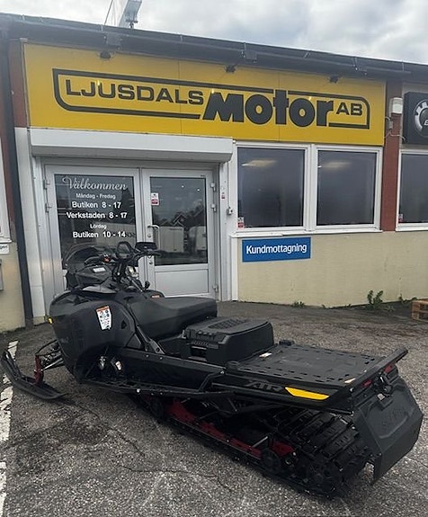 Ski-Doo Expedition Xtreme 850 e-tec 2 of 2