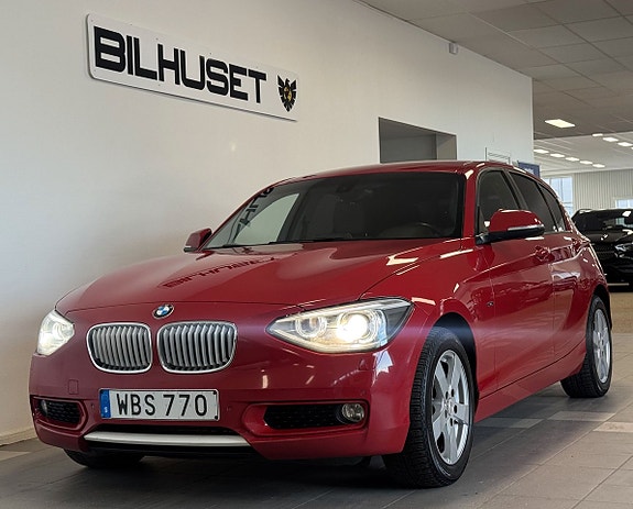 BMW 120 2 of 5
