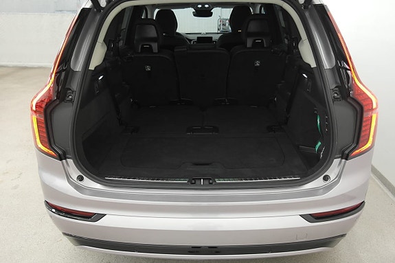 Volvo XC90 17 of 20