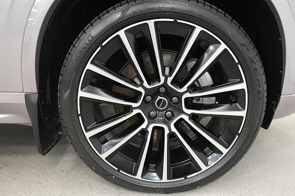 Volvo XC90 20 of 20