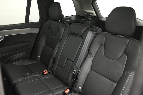 Volvo XC90 14 of 20