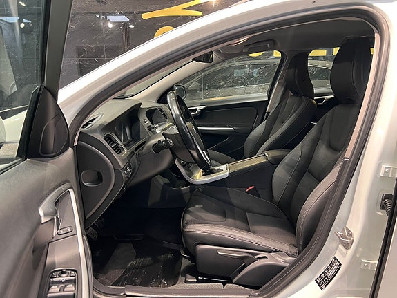 Volvo V60 25 of 30