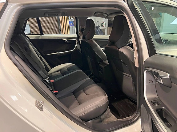 Volvo V60 24 of 30