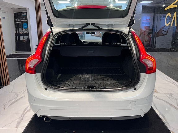 Volvo V60 10 of 30