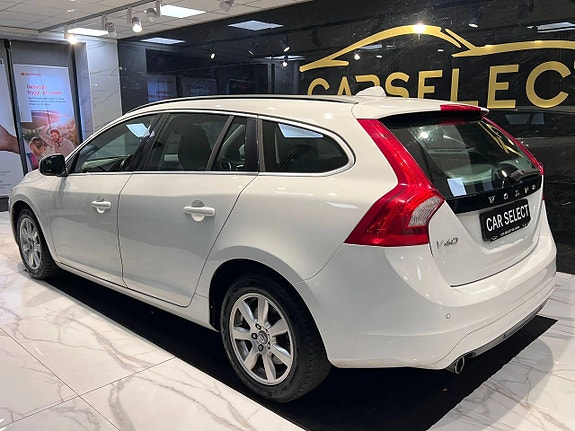 Volvo V60 5 of 30