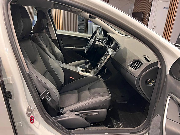 Volvo V60 26 of 30