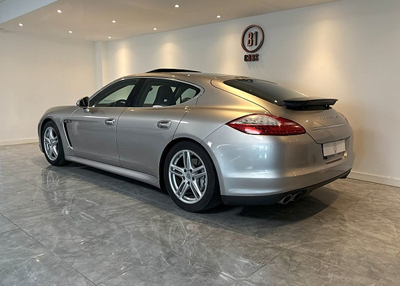 Porsche Panamera S 3 of 5