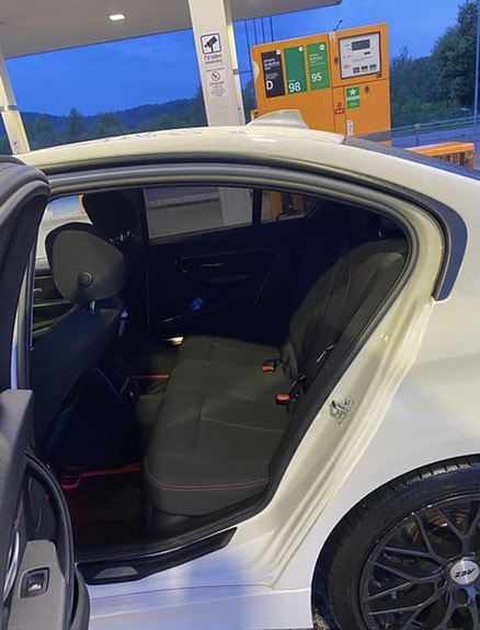 BMW 320Cd 3 of 5