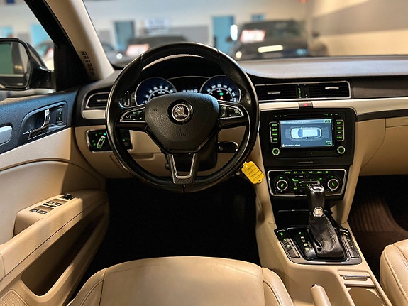 Skoda Superb 12 of 25