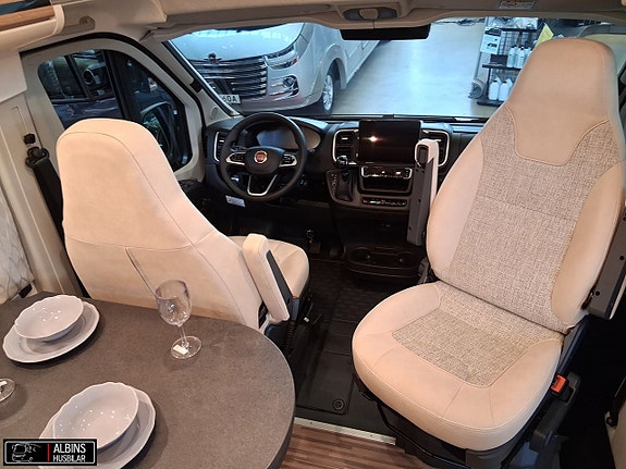 Carthago Van 640 LE charming GT 35L / 3500kg 5 of 13