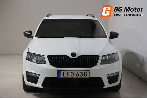 Skoda Octavia RS 2 of 5