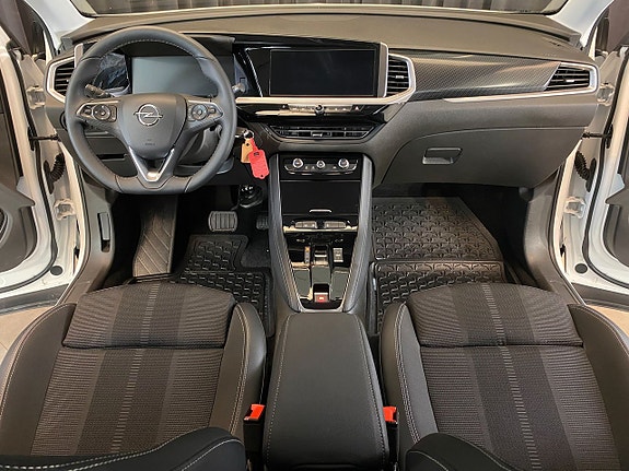 Opel Grandland X 6 of 30