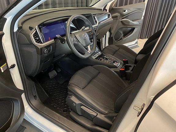 Opel Grandland X 28 of 30