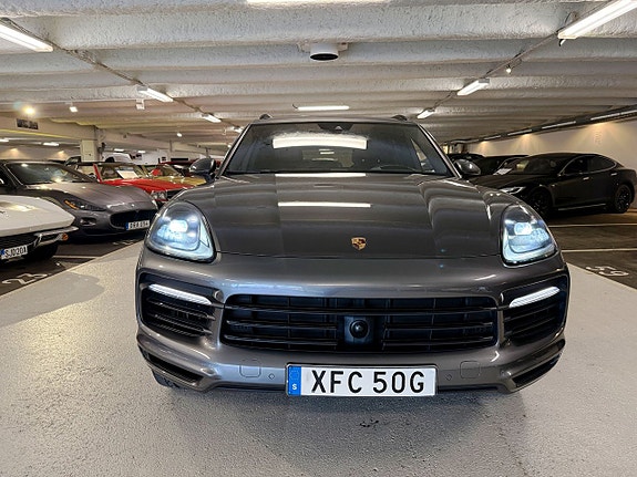 Porsche Cayenne 5 of 5