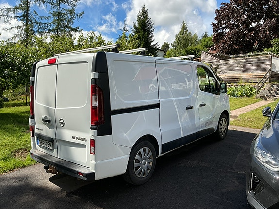 Opel Vivaro 4 of 5