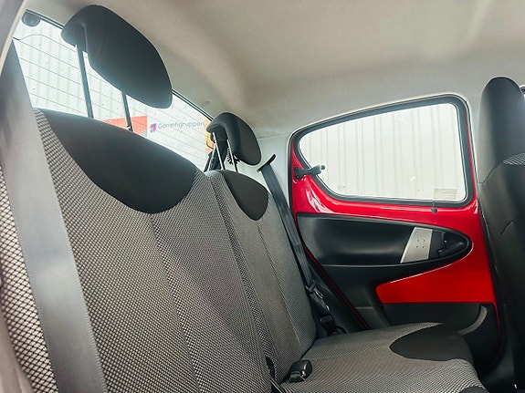 Toyota Aygo 12 of 23