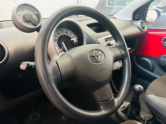 Toyota Aygo 16 of 23