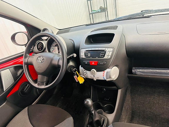 Toyota Aygo 11 of 23