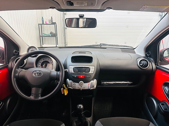 Toyota Aygo 14 of 23