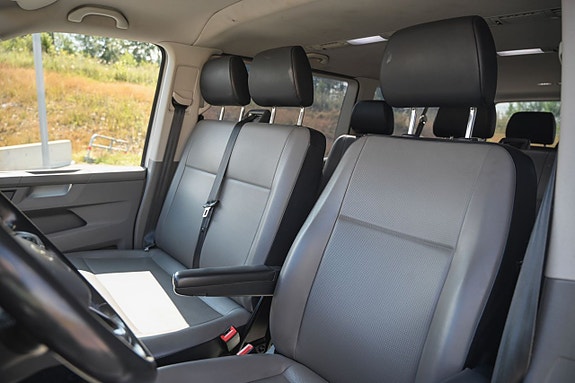 Volkswagen Caravelle 10 of 21