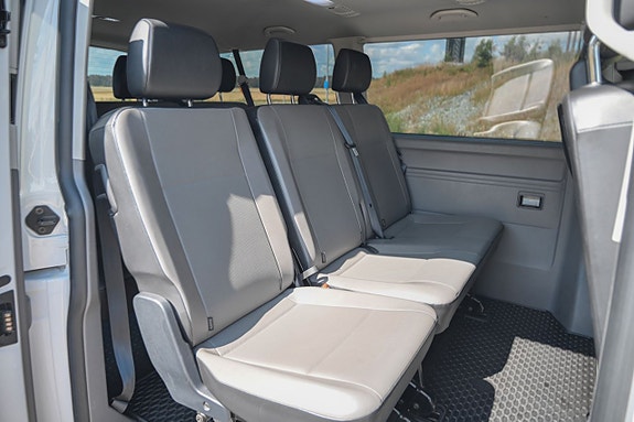 Volkswagen Caravelle 17 of 21