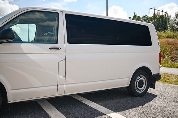 Volkswagen Caravelle 6 of 21