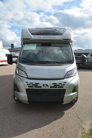 Adria MATRIX 670 SL 60Y - Fiat MultiJet3 140HP (103kW) HD 35L 2 of 17