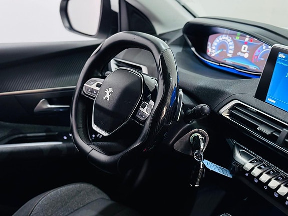 Peugeot 3008 4 of 5
