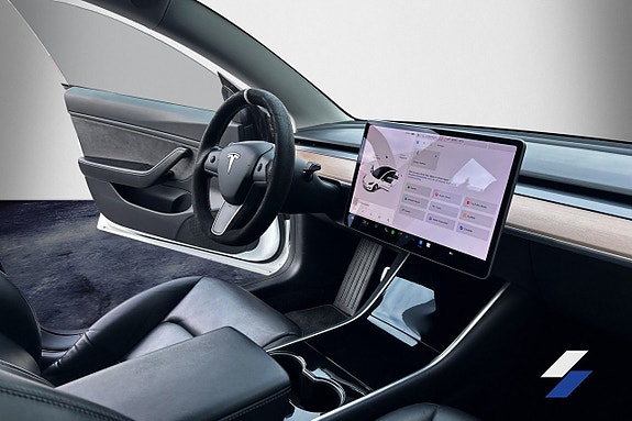 Tesla Model 3 5 of 9