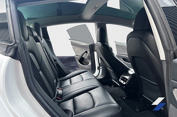 Tesla Model 3 6 of 9