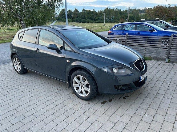 Seat Leon 2 of 5