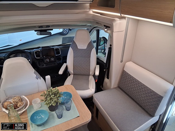 Adria Matrix 670 SL 60Y / Automat / Taksäng 7 of 21